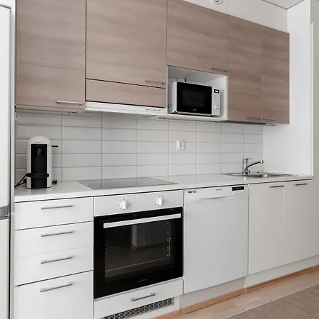 Stylish, 450 M Walk To The Estonian Ferry, Free Parking And Balcony شقة هلسنكي