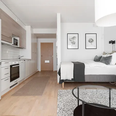 Stylish, 450 M Walk To The Estonian Ferry, Free Parking And Balcony Апартаменты