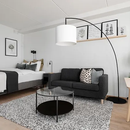 Stylish, 450 M Walk To The Estonian Ferry, Free Parking And Balcony شقة