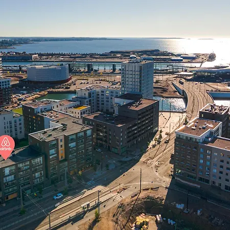 Stylish, 450 M Walk To The Estonian Ferry, Free Parking And Balcony Apartmán *