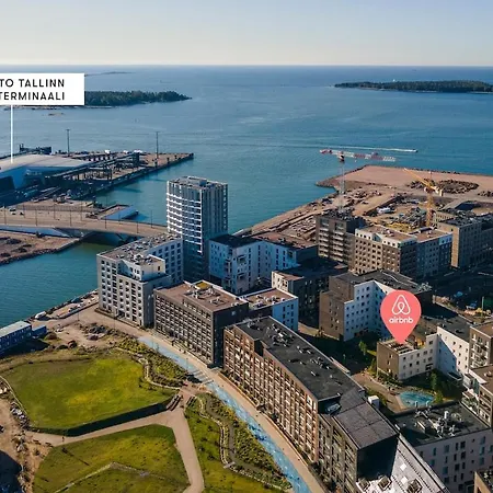 Stylish, 450 M Walk To The Estonian Ferry, Free Parking And Balcony *